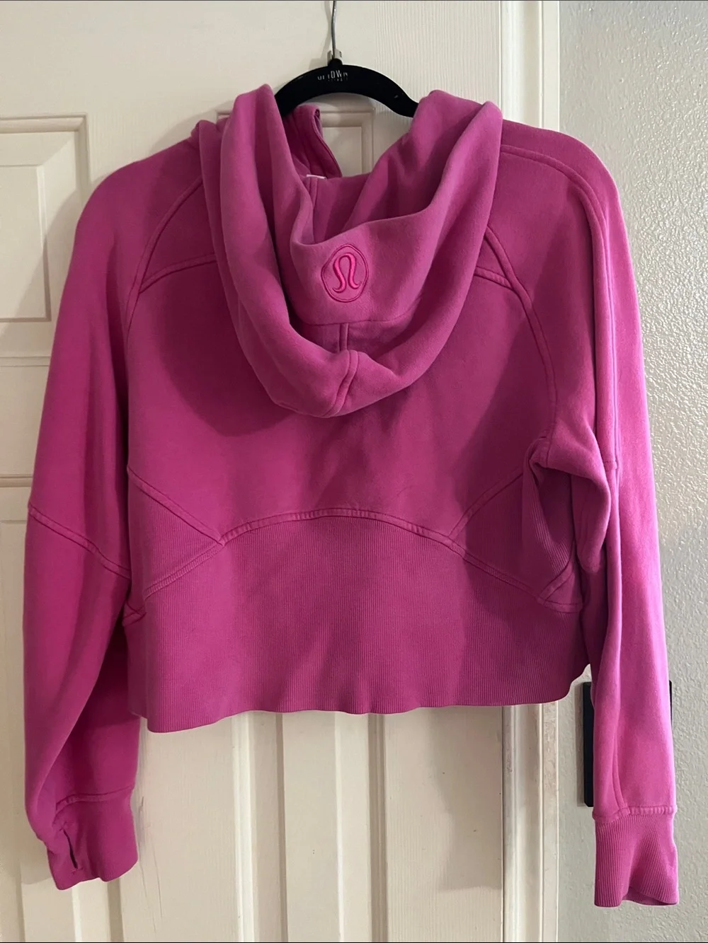 lululemon | athletica | Vibrant Magenta | Cropped Hoodie | XS